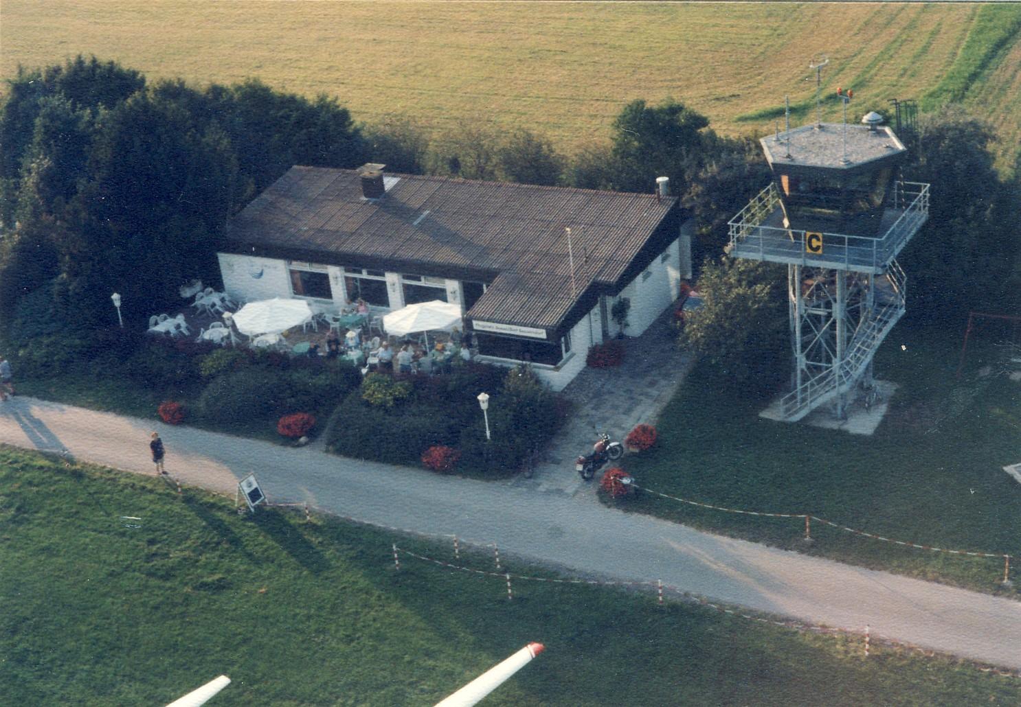 Ballone am Soester Flugplatz