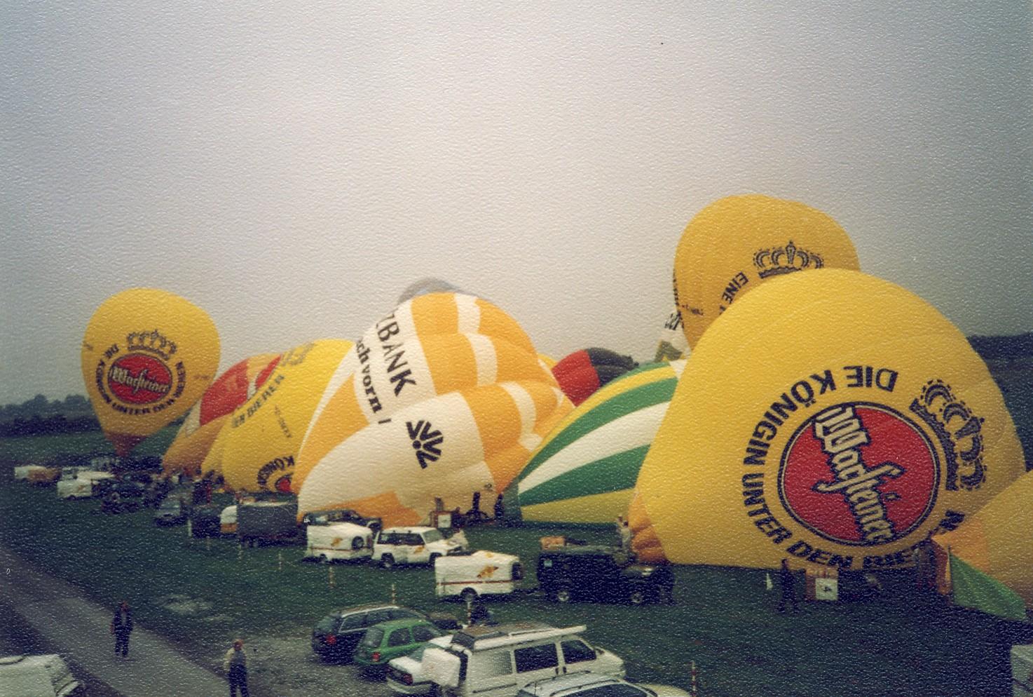 Ballone am Soester Flugplatz
