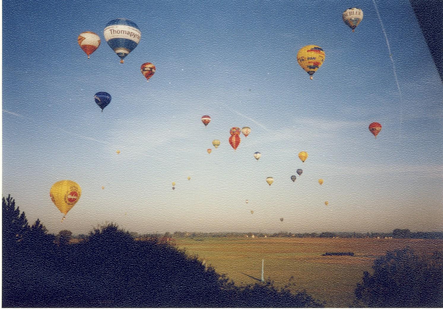 Ballone am Soester Flugplatz